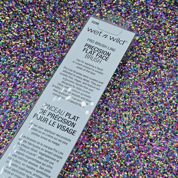 Wet n Wild Pro Brush Line Precision Flat Face Brush - Picture 5 of 5